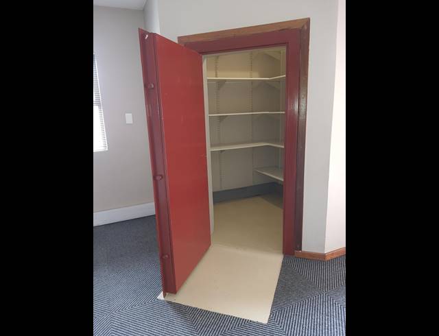 90M² OFFICE TO LET IN ALLEN'S NEK